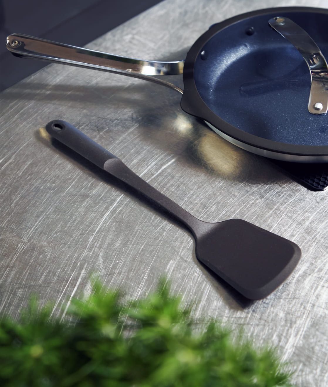 Munakas Emura tarttumattomalla paistinpannulla